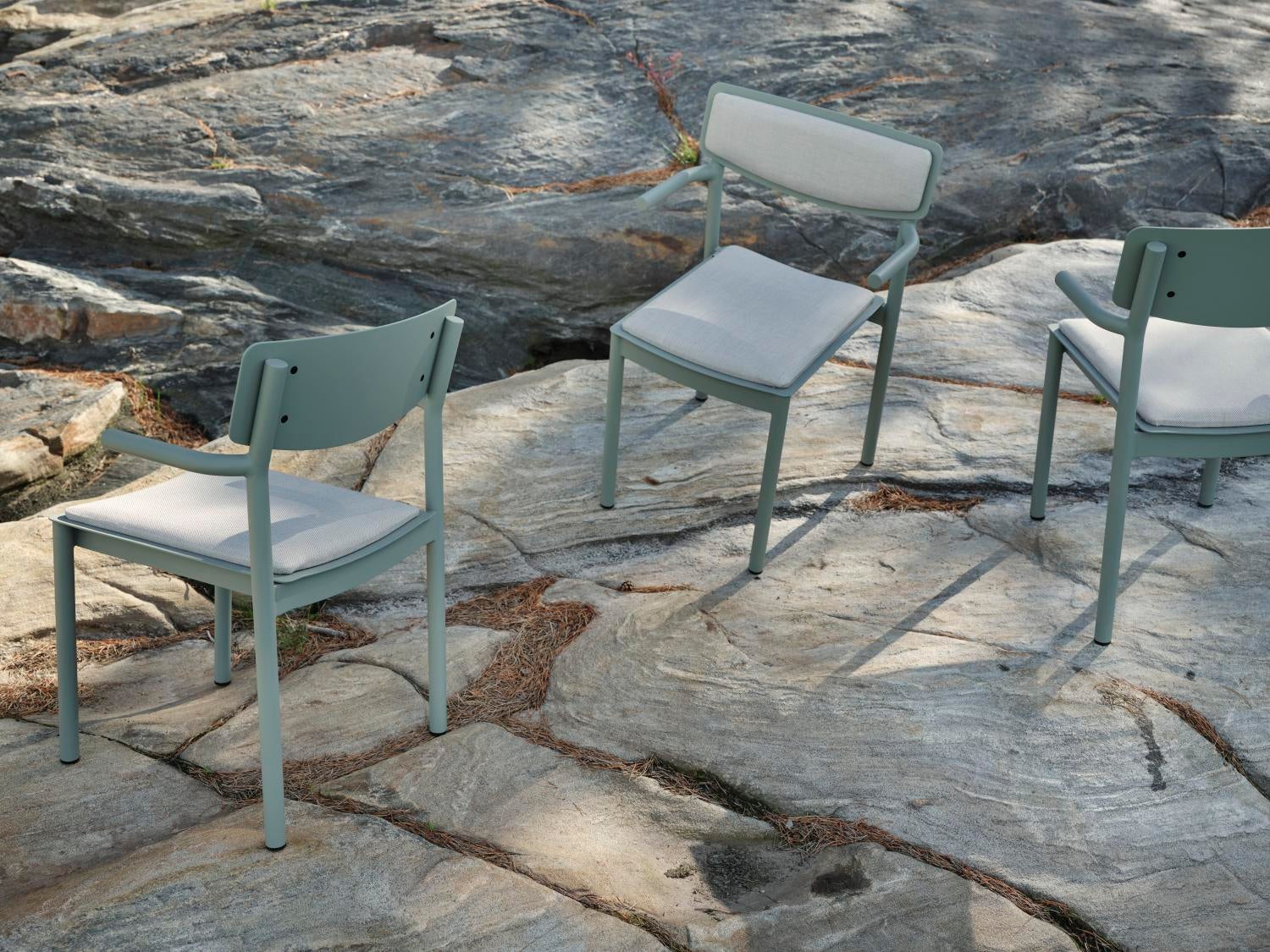 Gusty stol med armlener Dusty Green/ash