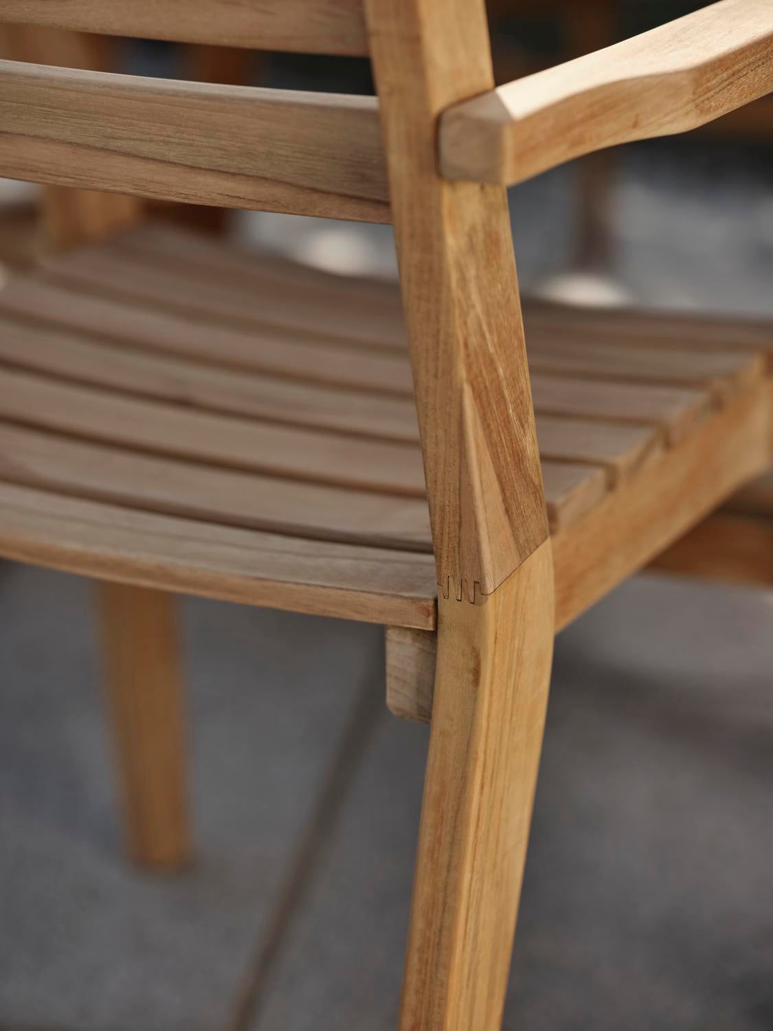 Keros stol med armlener Natur