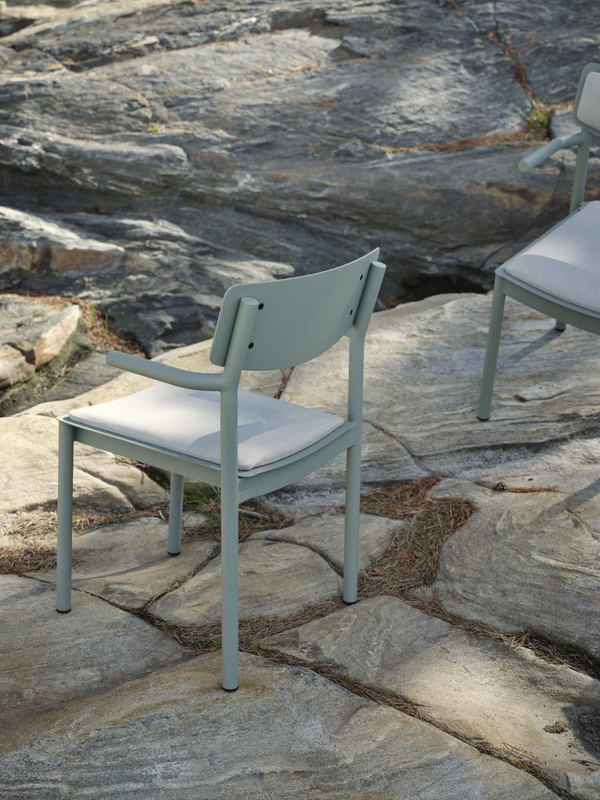 Gusty stol med armlener Dusty Green/ash