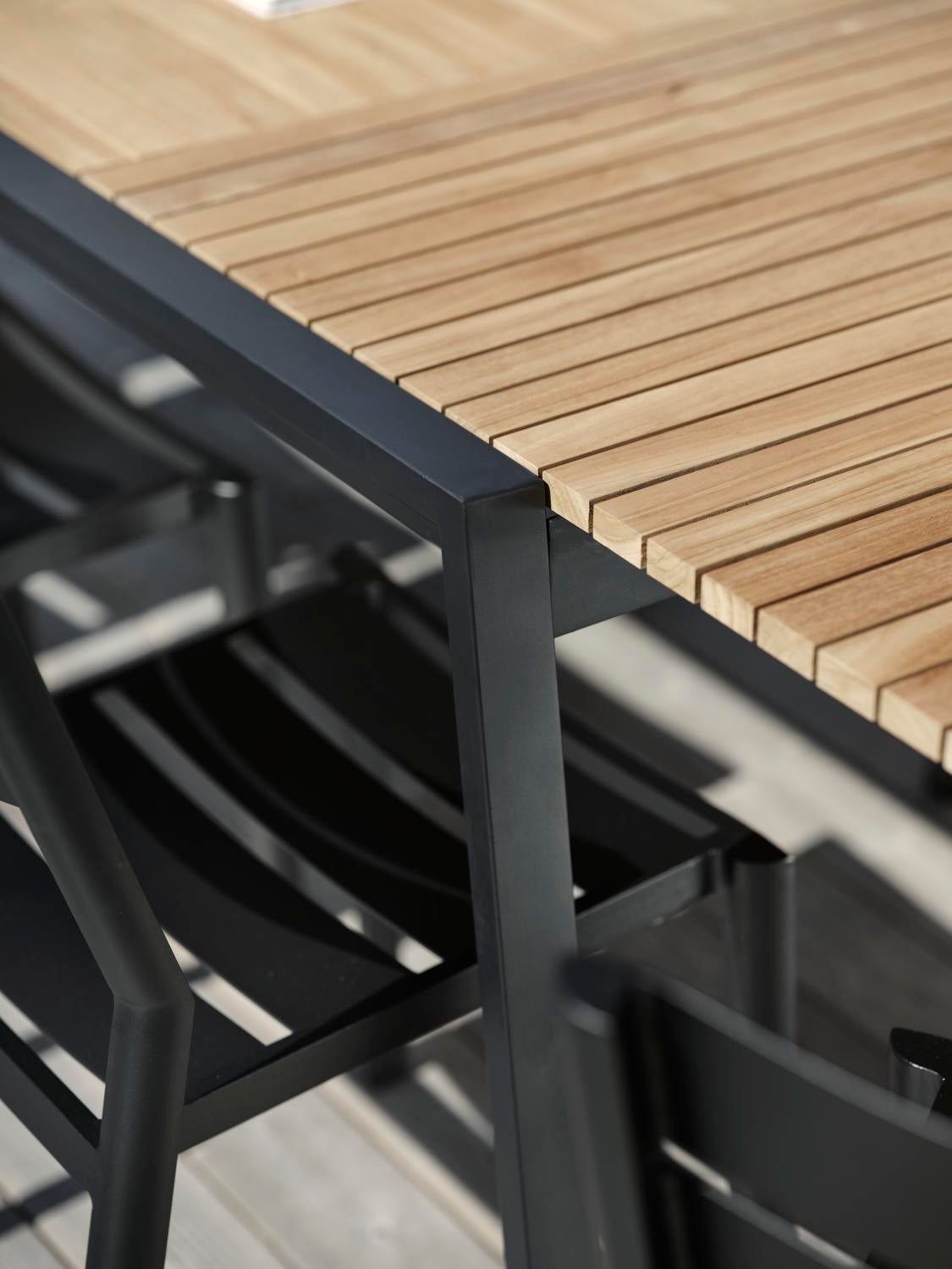 Naos spisebord Svart/teak