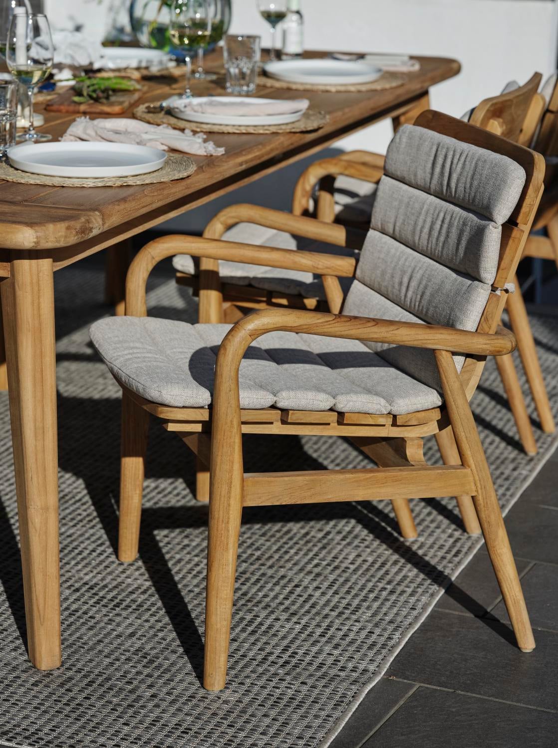 Lilja stol med armlener Natur