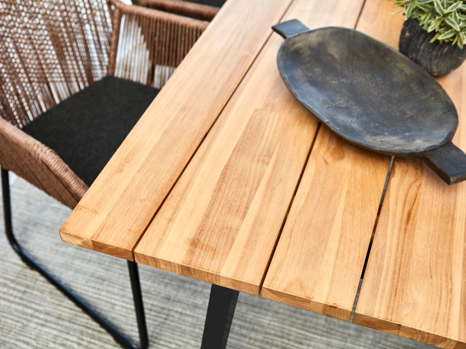 Laurion spisebord Natur/svart