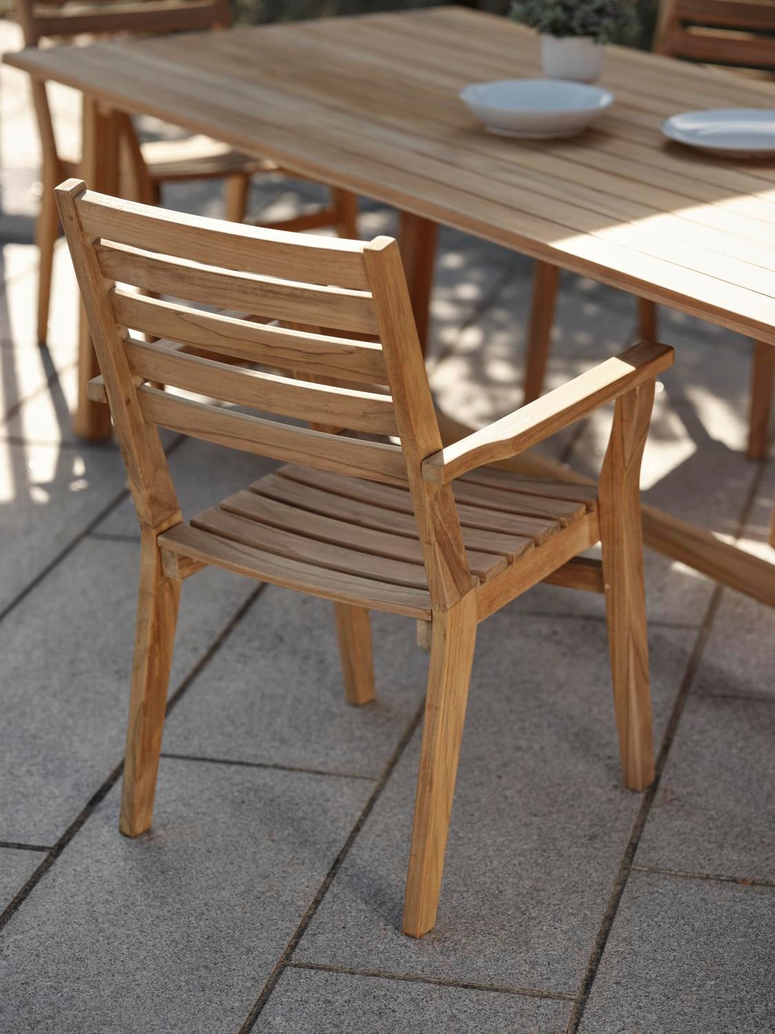 Keros stol med armlener Natur