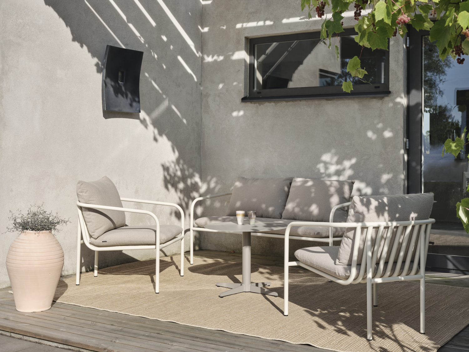 Bendt 2-seter sofa Pearl White/Teddy Beige