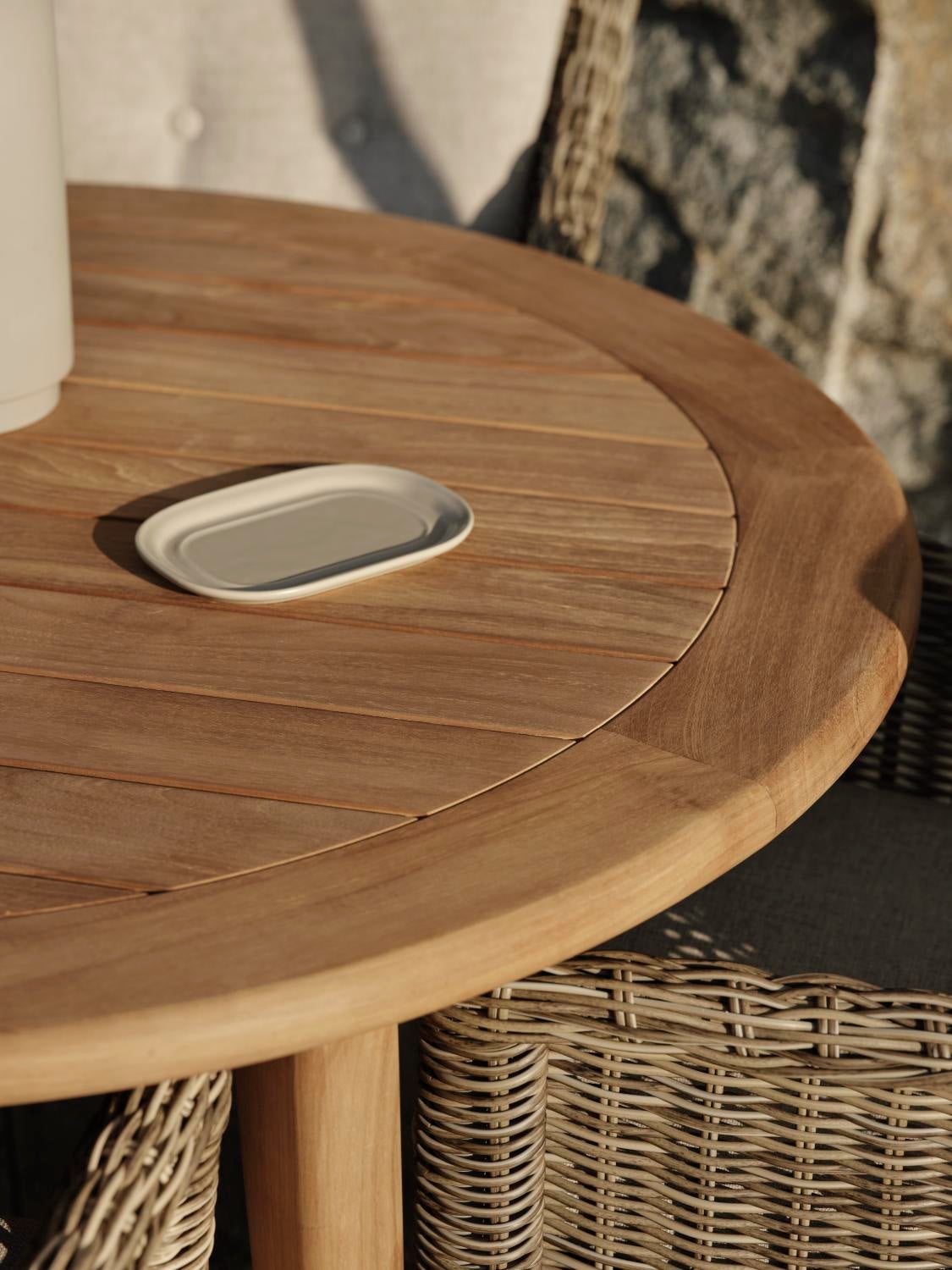 Lilja spisebord Natur