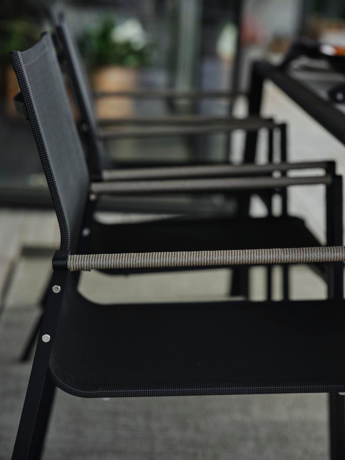 Lyra spisestol  Svart/grå