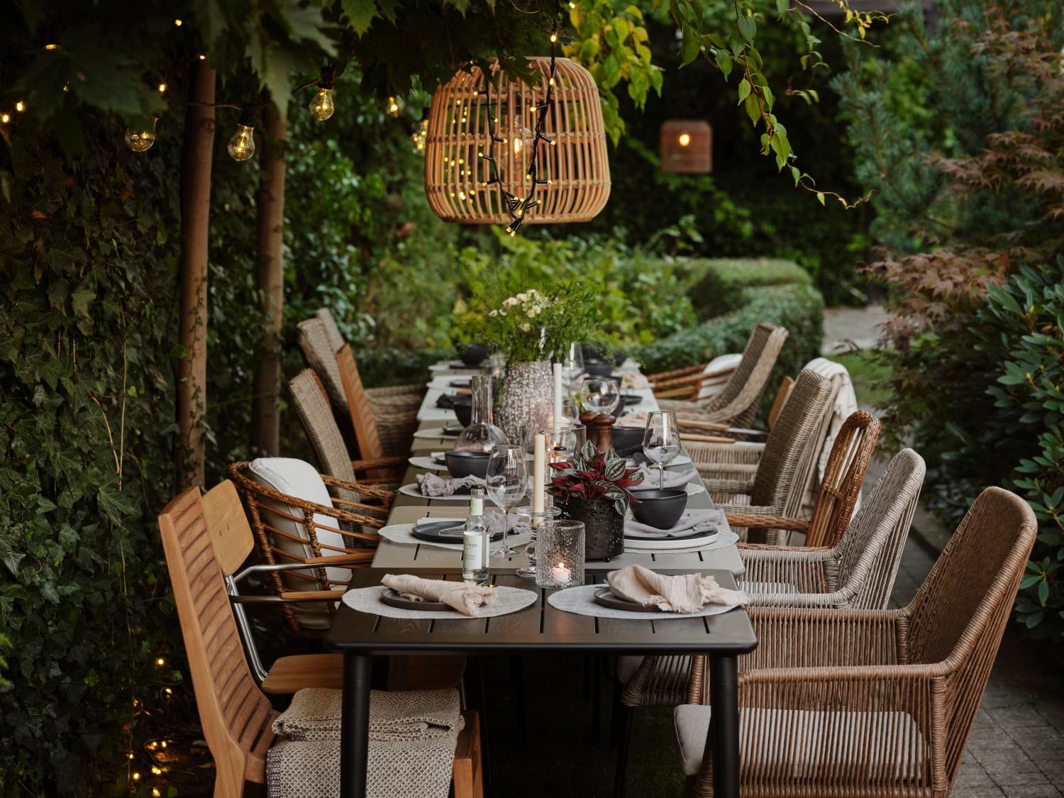 Nimes spisebord Svart