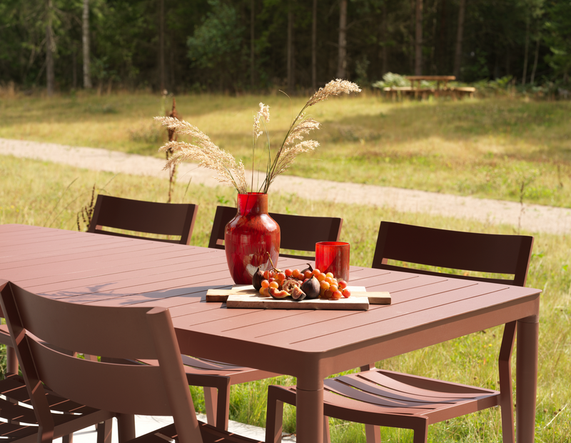 Delia spisestol  Zin Red