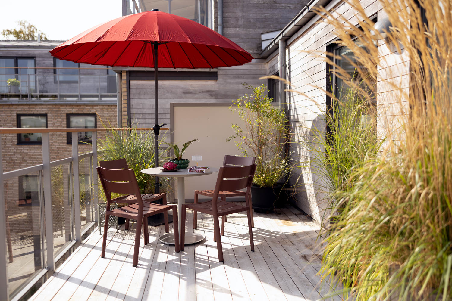 Delia spisestol  Zin Red