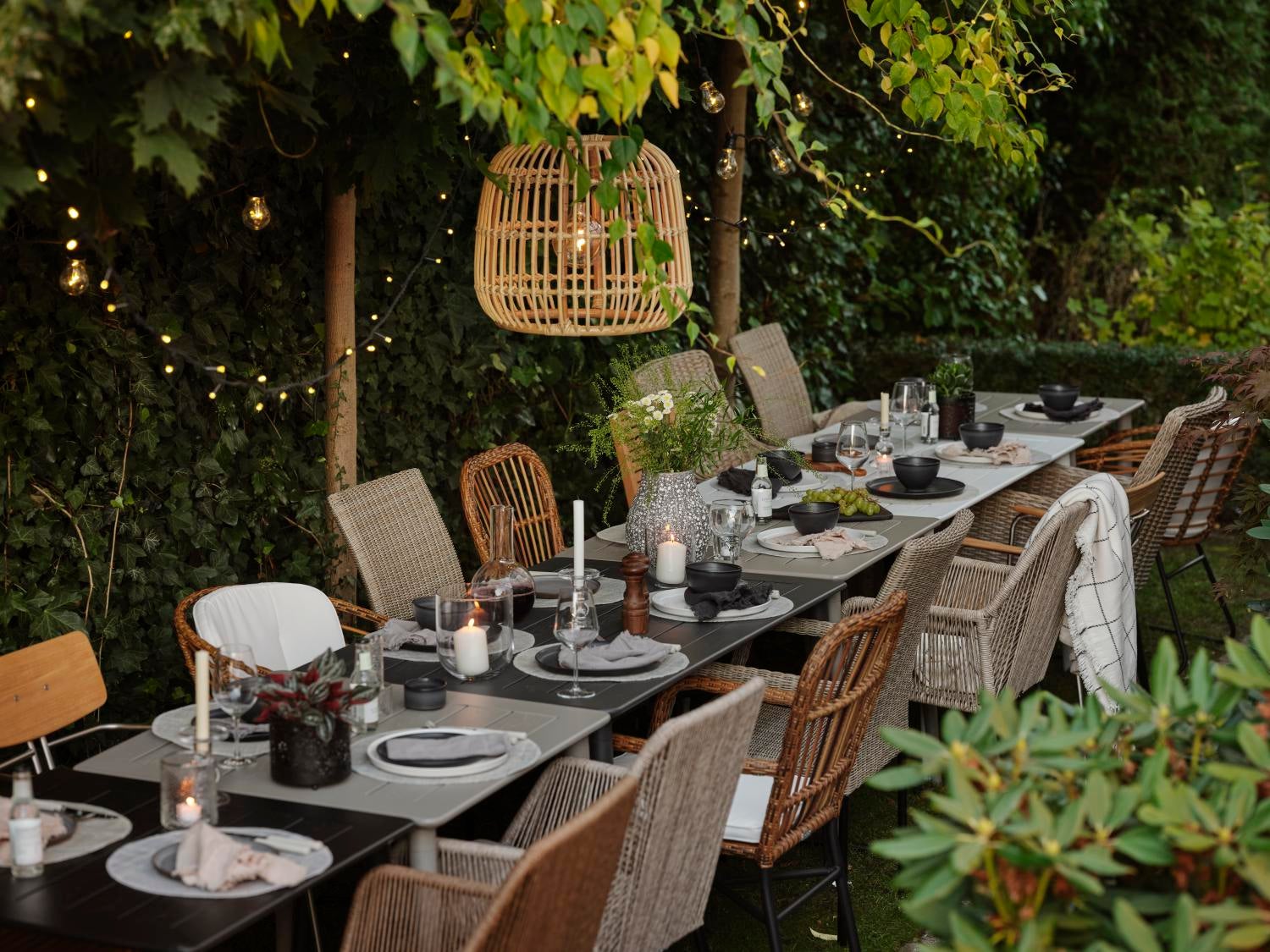 Nimes spisebord Svart